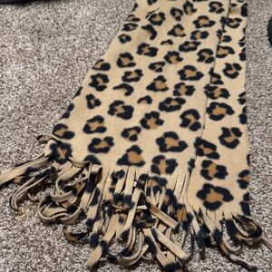 Micofleece animal print fringed scarf - EUC!